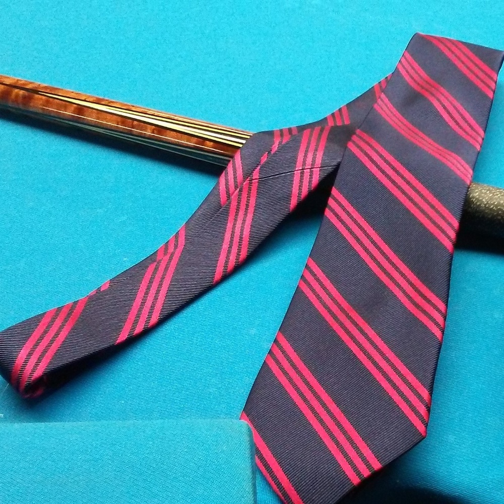 Handmade 100% Silk American Living Tie